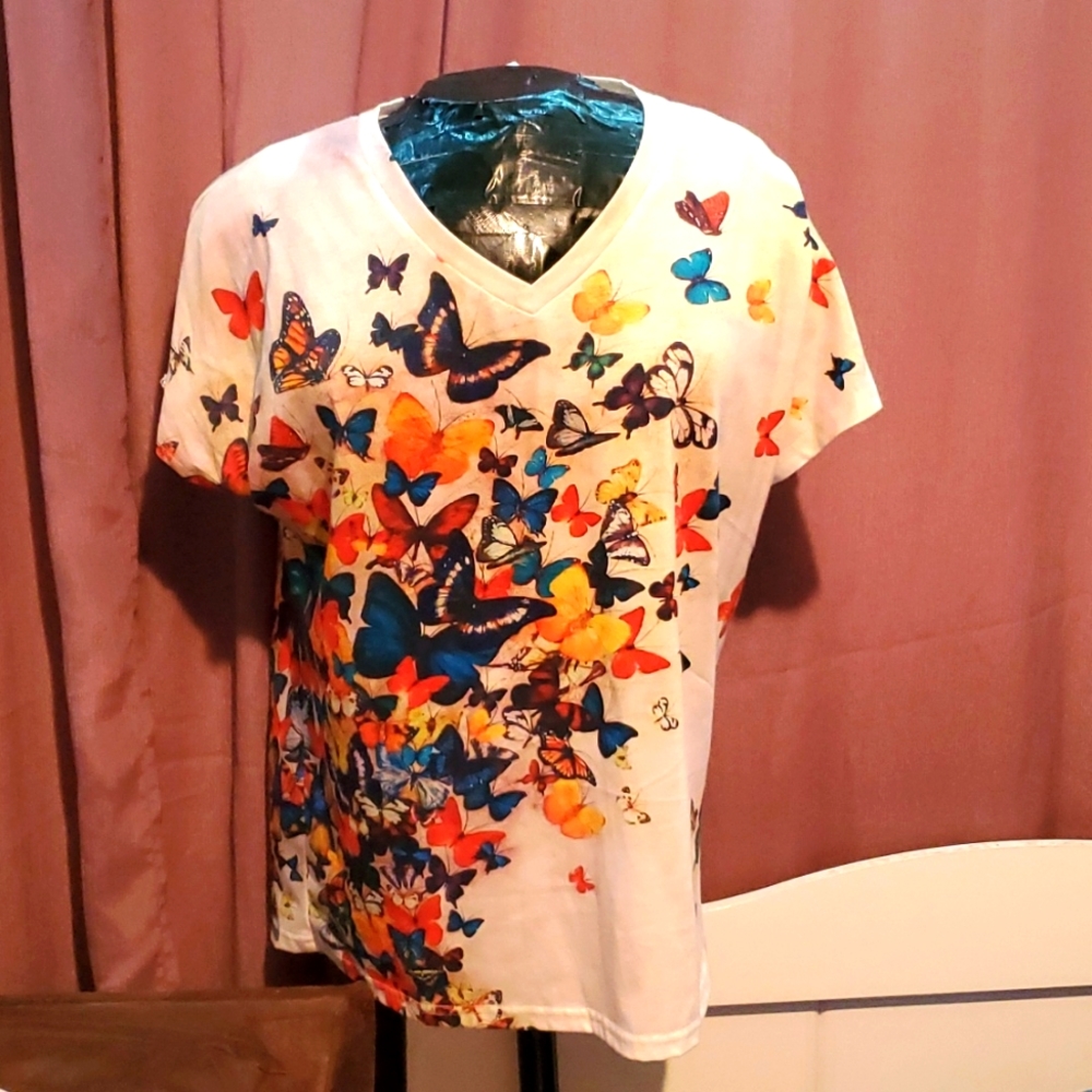 WOMENS Xl Tee